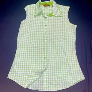 AURA WRANGLER GREEN SLEEVELESS PEARL SNAP